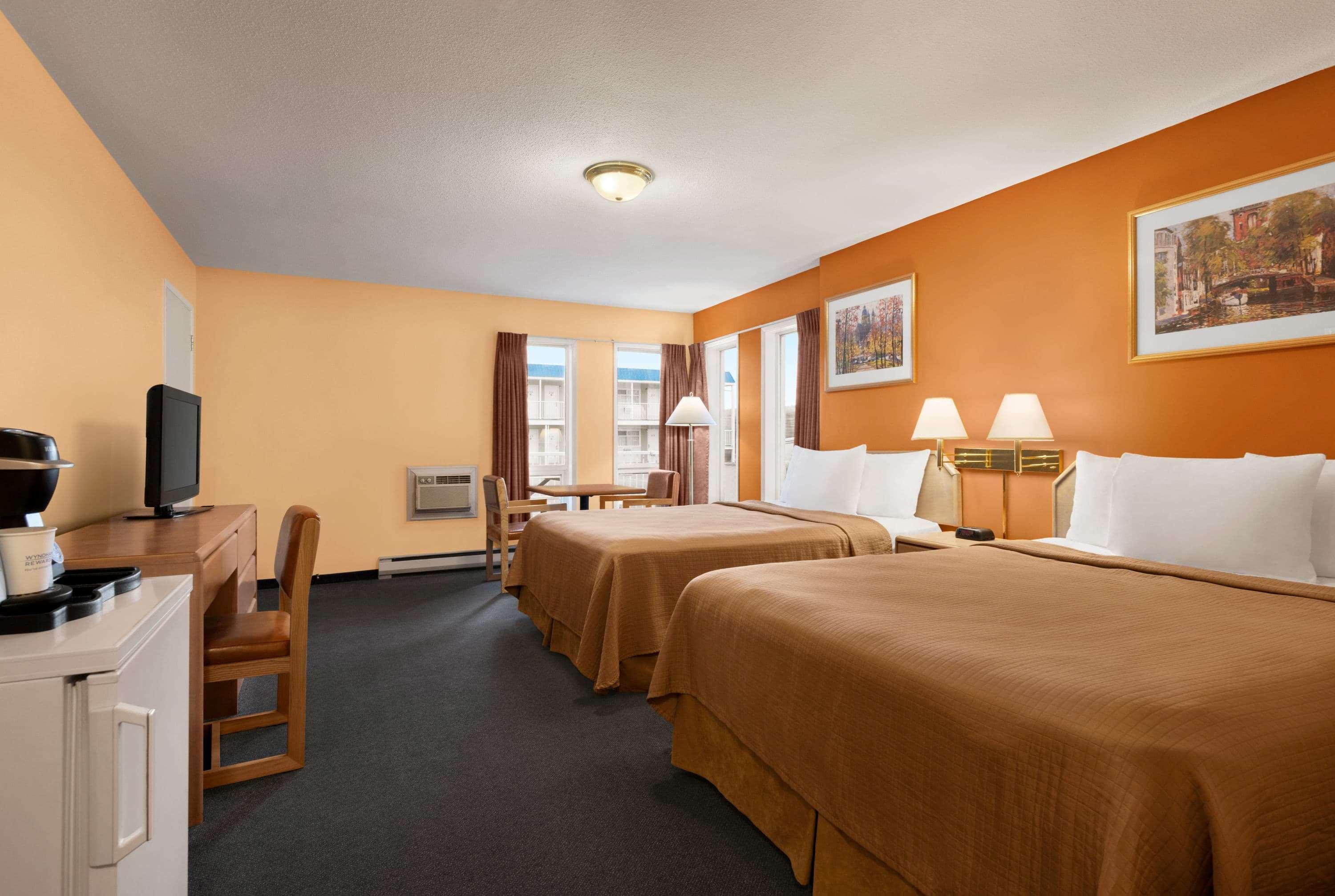 Travelodge By Wyndham Quesnel Bc Exteriör bild